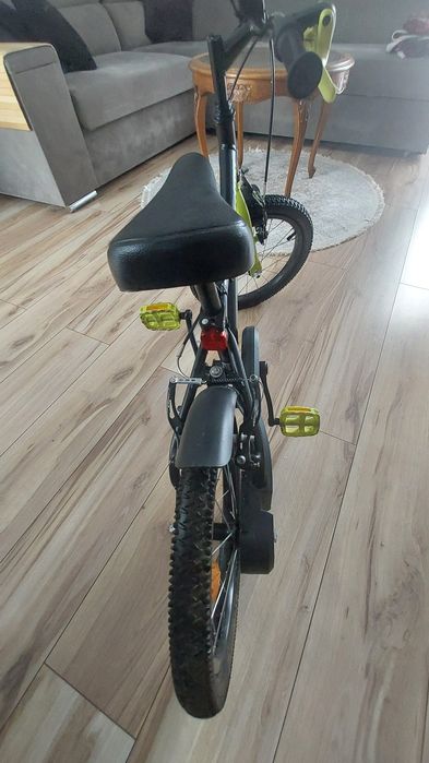 Rower dziecięcy BTWIN Dark Hero 500 + GRATIS hulajnoga 

Stan b.dobr