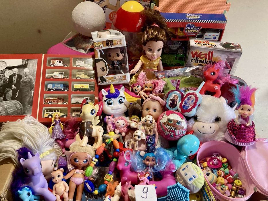 Іграшки секонд Англія та Шотландія