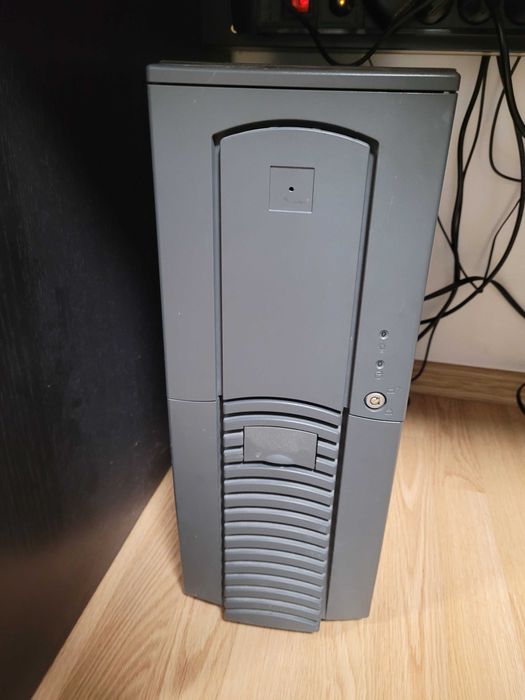 Komputer biurowy/multimedialny MSI i3-6100 3,7GHz 16GB DDR4 SSD+HDD