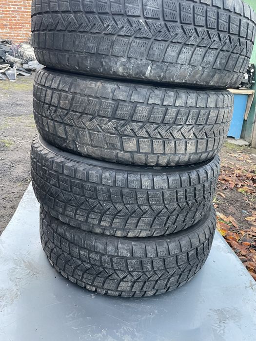 Tourador 235/60 R18 зимова шина резіна колисо