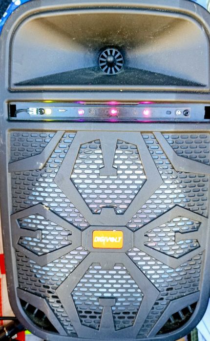 Coluna de som com microfones