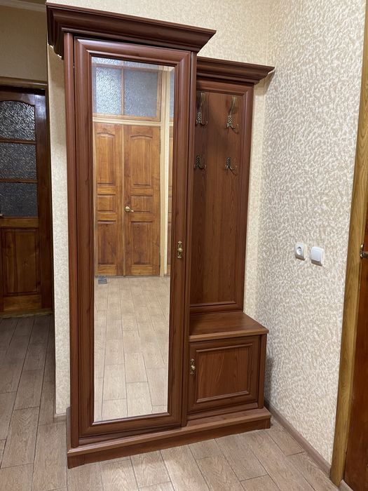 Продам передпокій