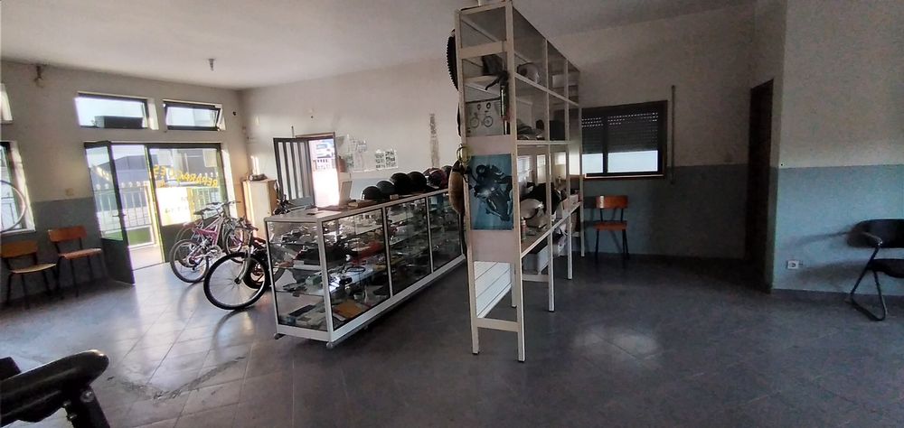 Aluga-se espaço Varios comércios Valor inicial de renda. Ler todo Texto Gondomar Porto