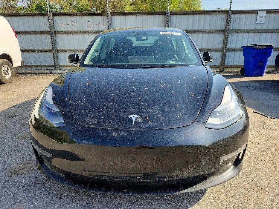 Бампер Tesla Model 3 Розборка Тесла Модел 3 Запчастини Тесла 3