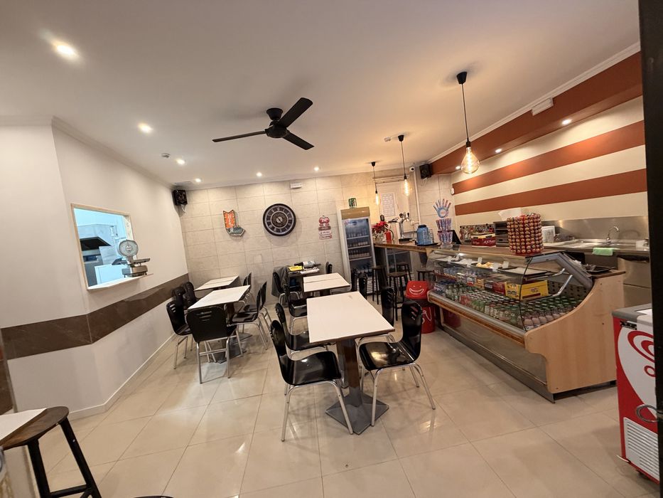 Oportunidade Única em Almada: Café & Restaurante com Faturação Consolidada e Clientela Fiel!