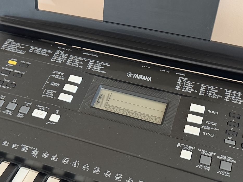 синтезатор Yamaha psr e343