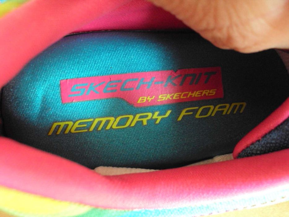 Sprzedam buty damskie sportowe Skeczers