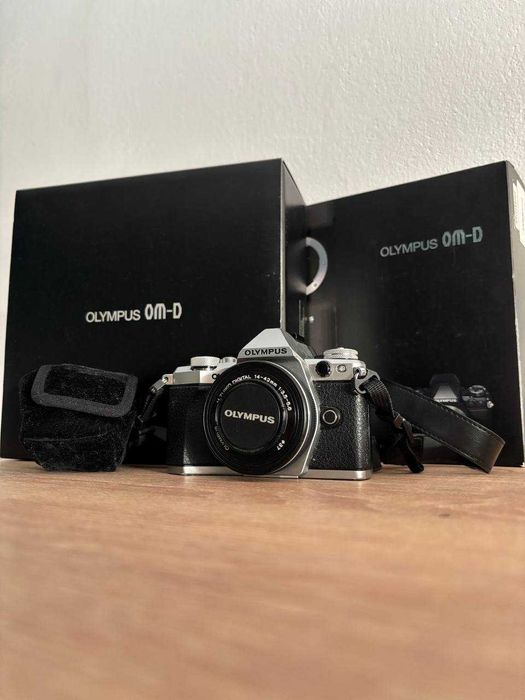 Aparat Olympus OM-D E-M5 Mark II + Obiektyw 14-42mm | Niski przebieg 5k!