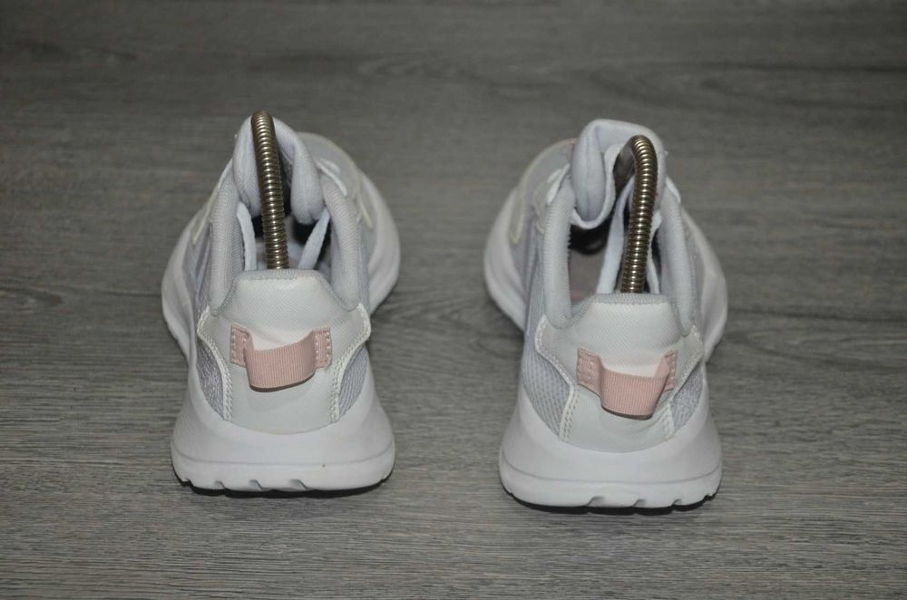 Продам кросівки Фірма ADIDAS .