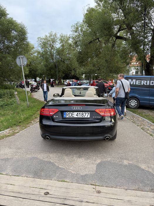 Zadbane Audi a5 cabrio