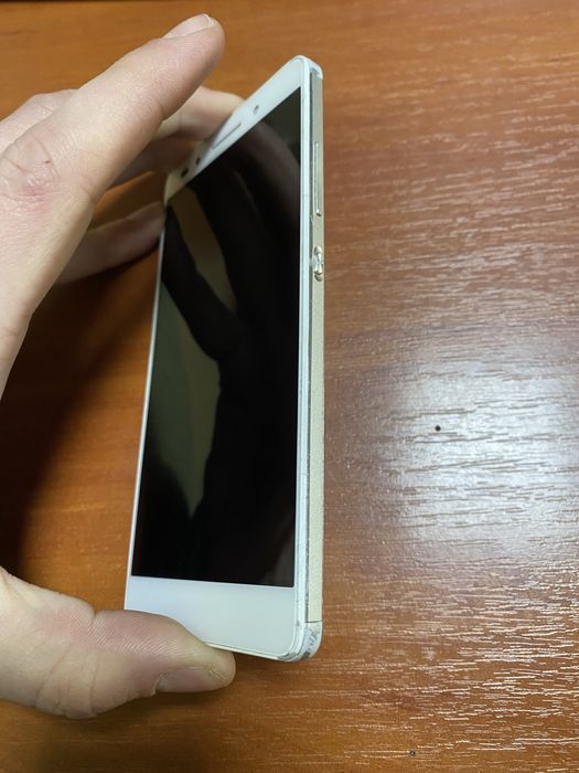 Honor PLK-L01 3гб ОЗУ, android 6