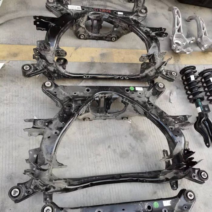 Рычаг подкова нового образца Tesla model Y 1188321-00-A 1188326-00-A