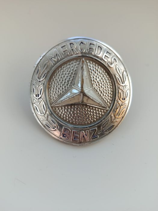 Значок Mercedes Benz