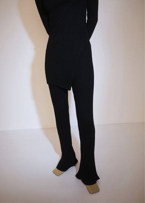 Продам брюки , штани Mango, манго