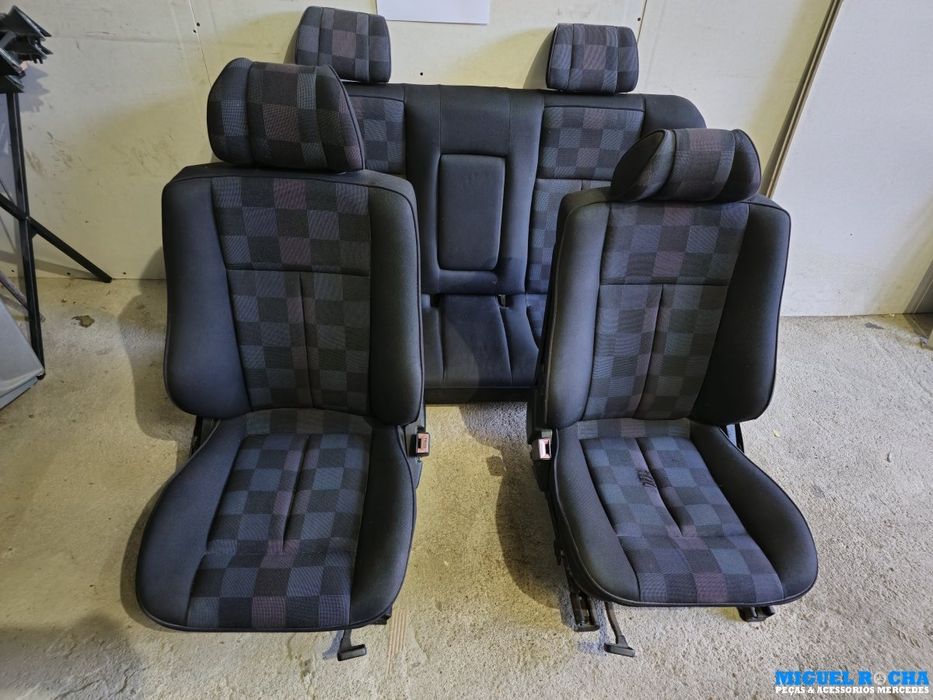 Conjunto de bancos e quartelas Mercedes Classe C W202