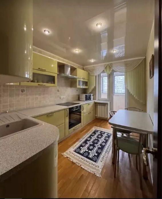 Продаж 3-кімнатної квартири Євідновлення