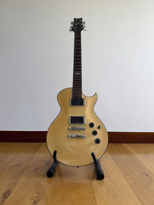 Guitarra Elétrica Ibanez ART100