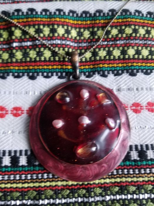 Жіноча прикраса.