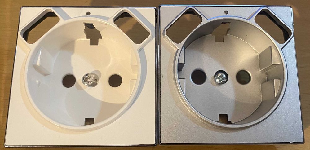 NIESSEN  Sky  8188.3 BASE   Tomada SCHUKO C/carregador duplo USB