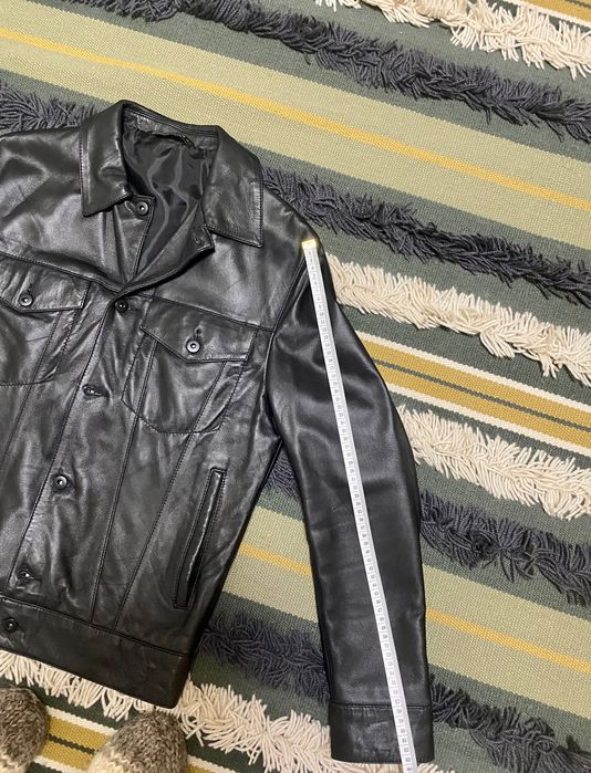Продам свою уживану шкіряну чорну куртку Zara (Іспанія) розмір S/M