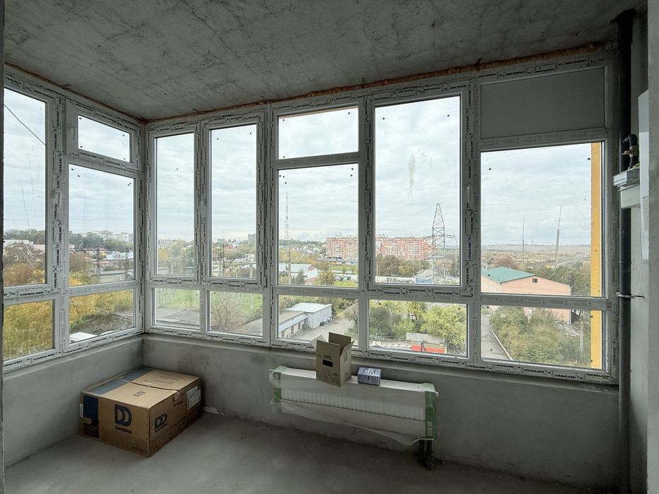 Простора 1к квартира, якісний забудовник Рауш, рн Вистава