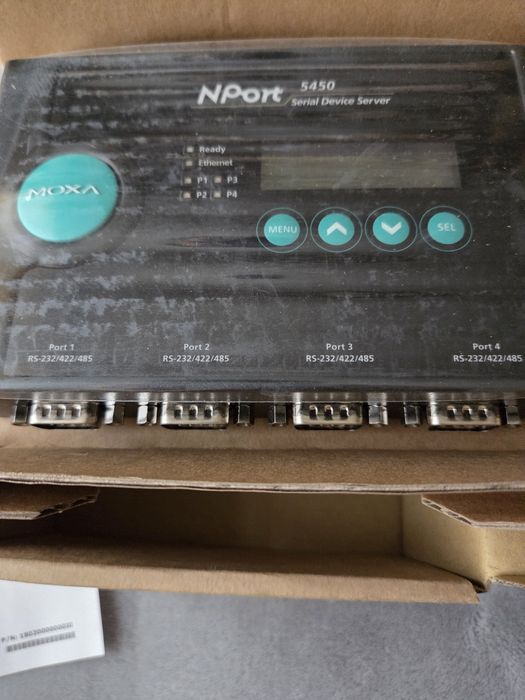 Serwer portów szeregowych NPort 5450 Moxa