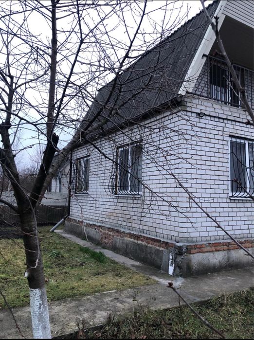 Продам дачу біля лісу