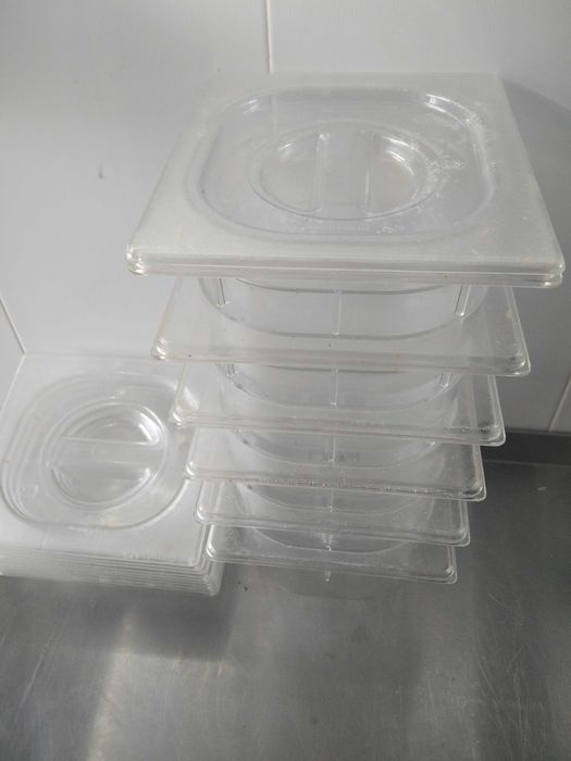 16 contentores de plastica rija restauração e 11 tampas