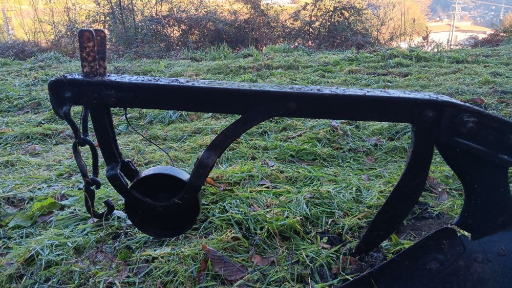 Arado Antigo em Ferro