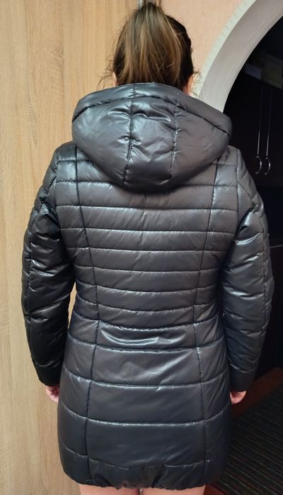 Продам 2  жіночі куртки(зима)