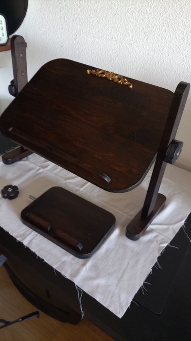 Mesa de apoio / suporte para portátil ou de leitura