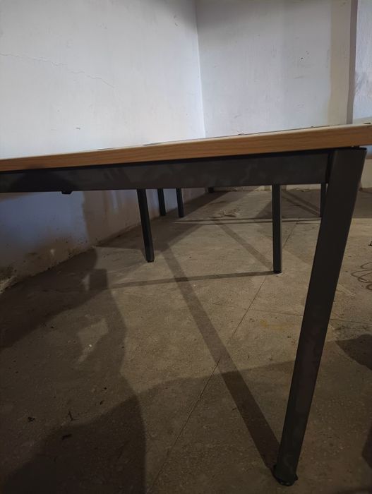 Biurka modułowe.