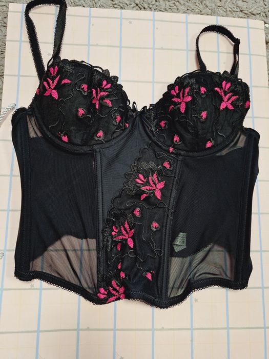 Красивый эротичный комплект нижнего белья, 75 В корсет  трусы М-Л.