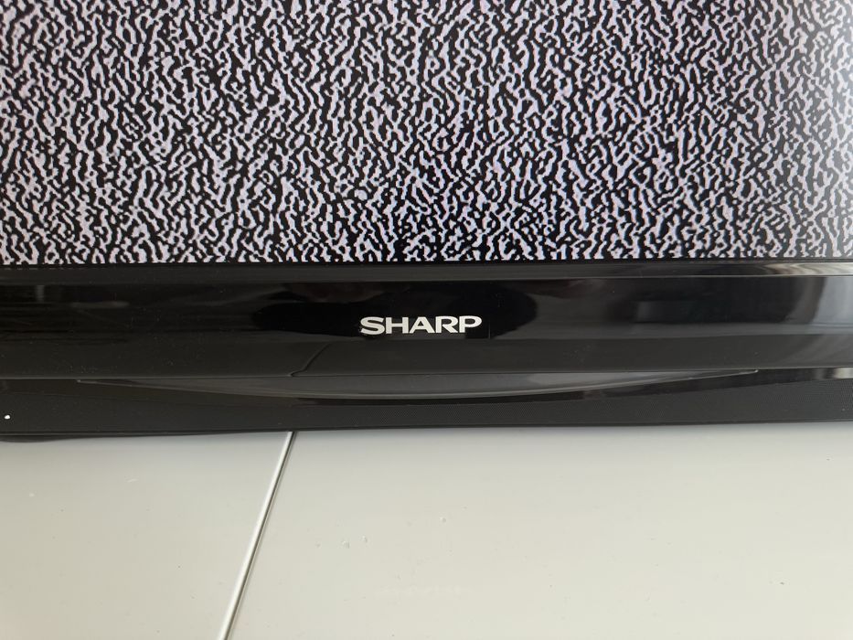 Телевізор Sharp Aqous 32”