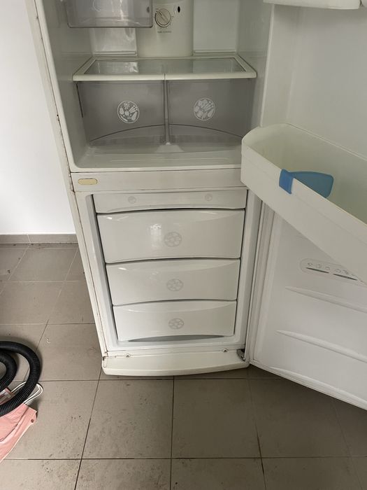 Холодильник LG дуже гарний стан