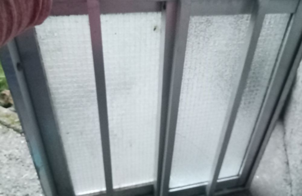 Janela oscilobatente