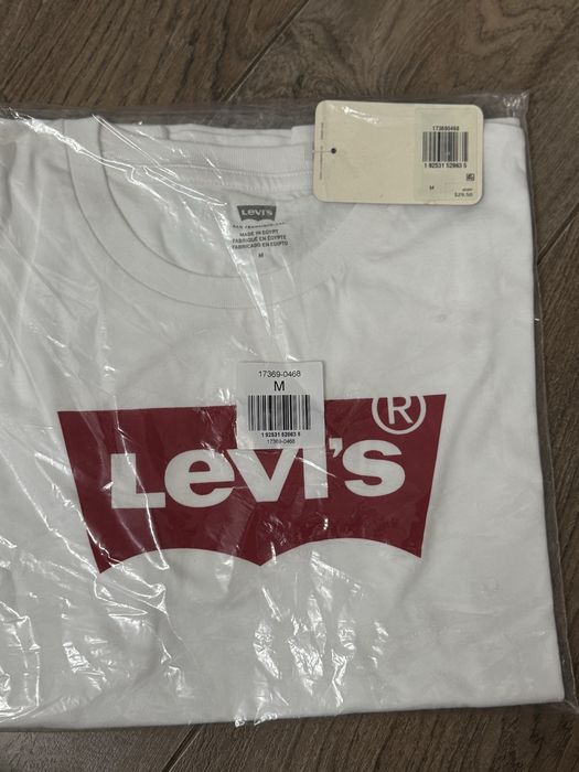 Жіноча футболка levis оригінал