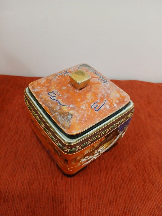 Pote de Biscoitos Japonês "Dragonware"