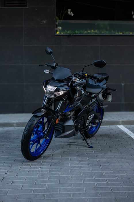 SUZUKI GSX-S125! Como Nova!