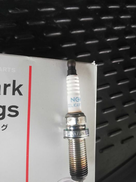 Продам свечи NGK DILKAR 7B11