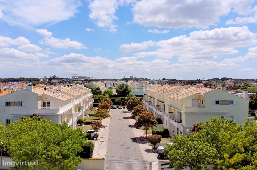 T3+2 Semi-Detached House in a Private Condominium | Alcochete