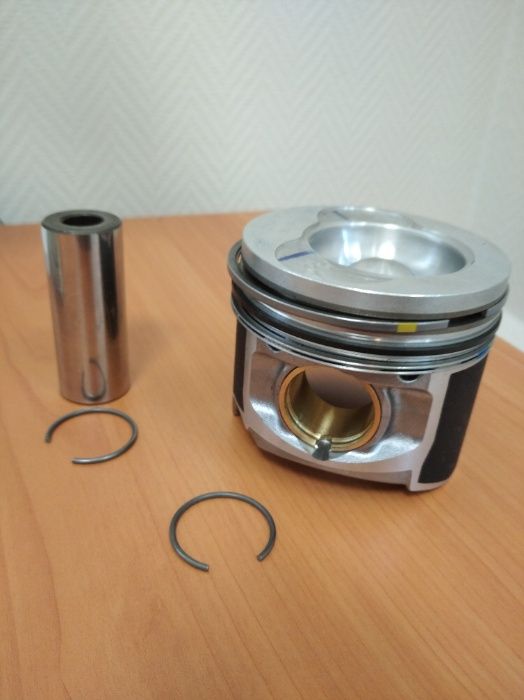 Tłok kompletny VM Motori 10252099F