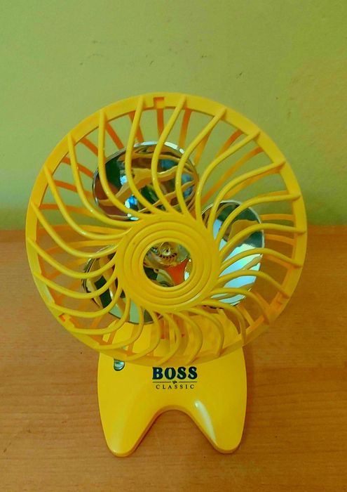Wentylator, wiatrak biurkowy Boss Classic na 2 baterie AA