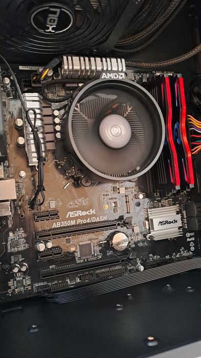 PC Gaming Ryzen 5 3400G / 16GB Geil DDR4 / Windows 11