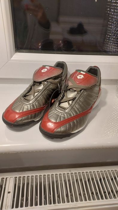 Buty piłkarskie lotto sportowe 38 halówki