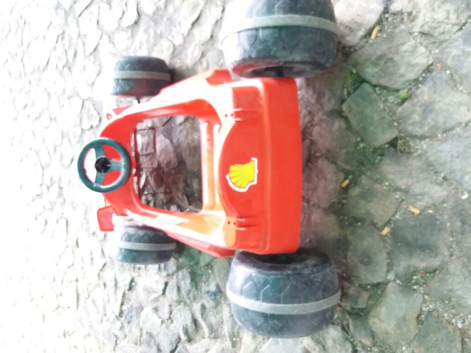 Carrinho fórmula 1 com pedais