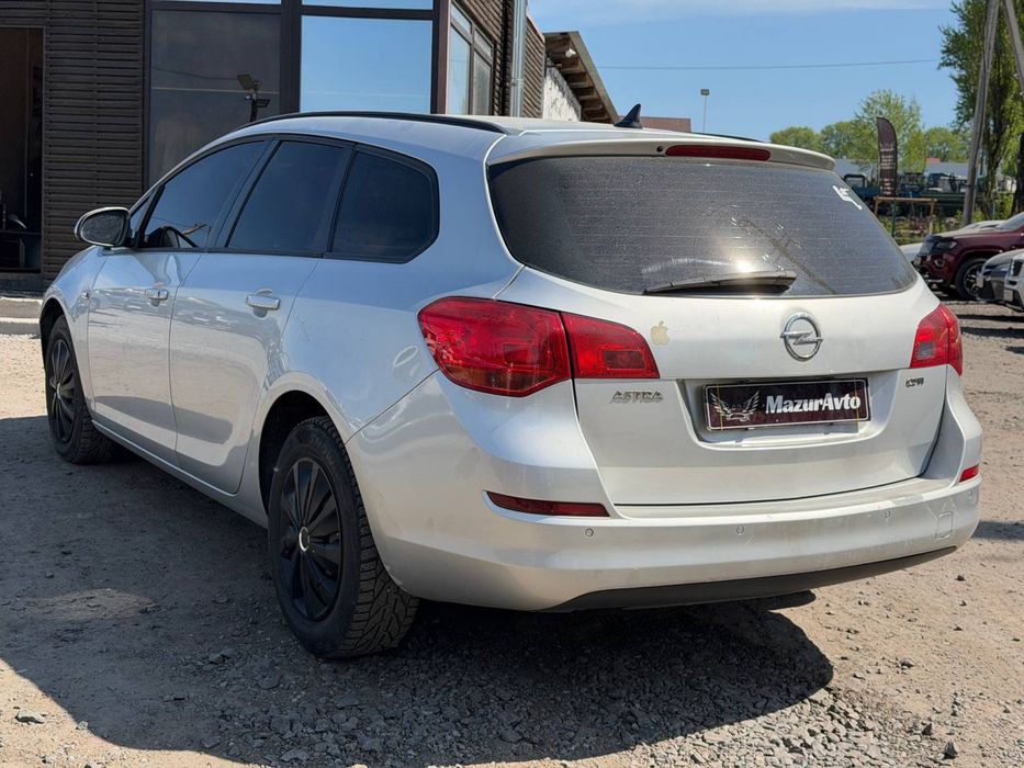 Opel Astra j 2010