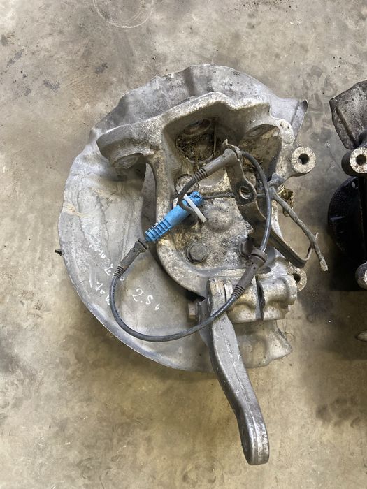 Zwrotnica Lewa prawa BMW e60 e61 przód zwrotnica wahacz