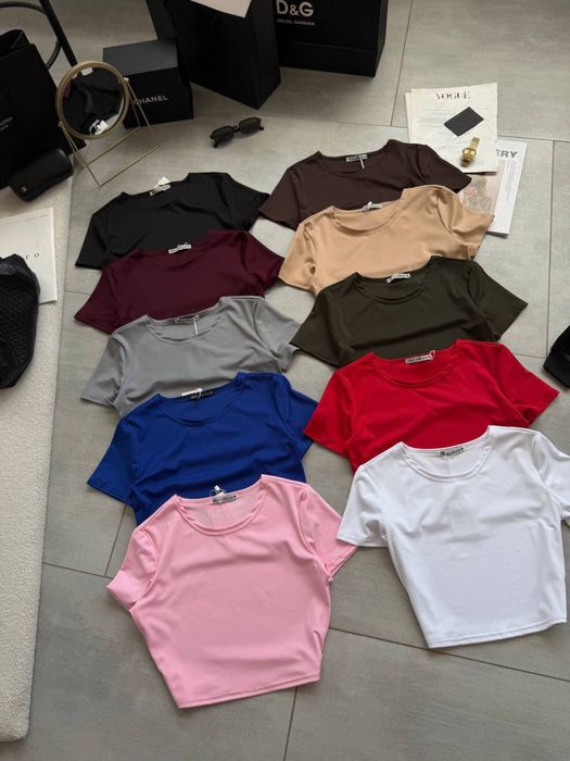 SKIMS футболки топи та боді