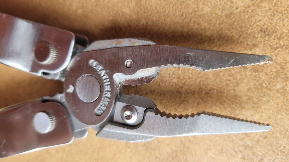 Leatherman super tool 300 z etui